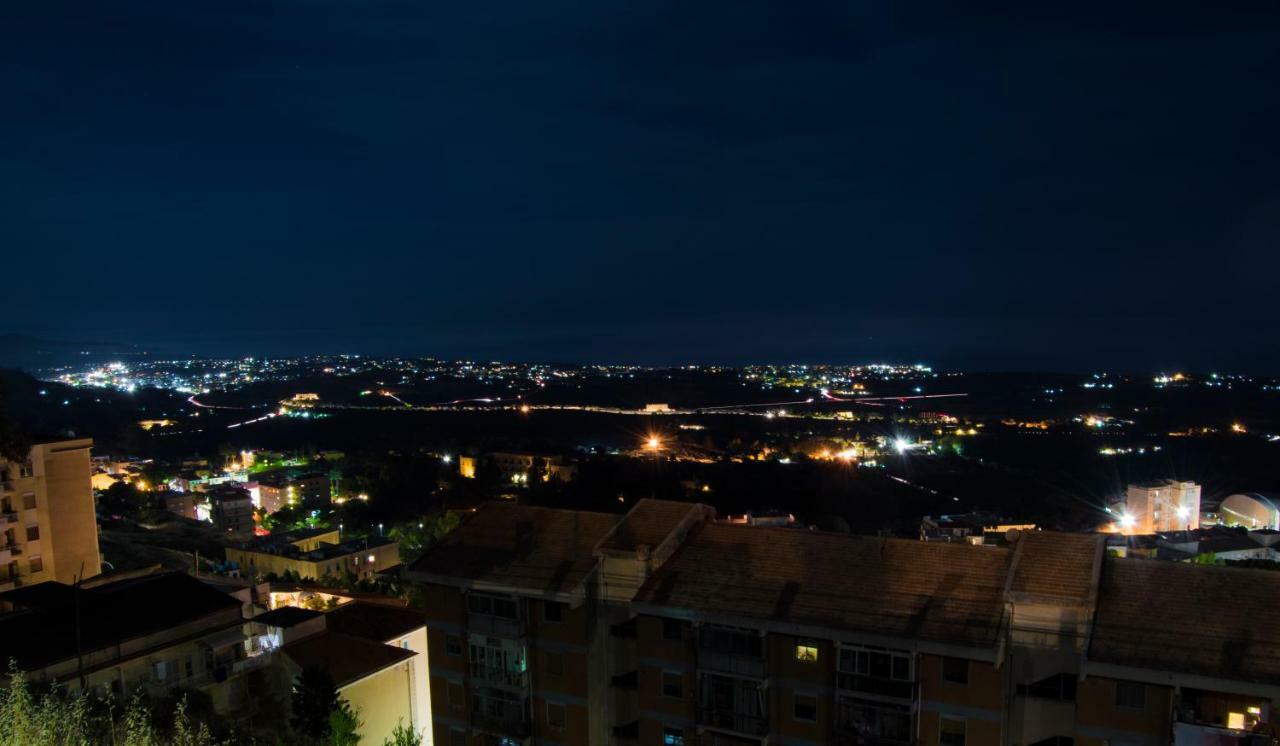 Antica Akragante Apartment Agrigento Con Parcheggio Luaran gambar